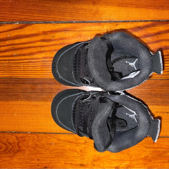 Jordan 4 - Picture 3 of 6